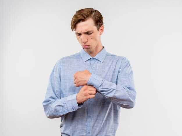 Почему по середине грудной клетки у мужчин бывают боли?